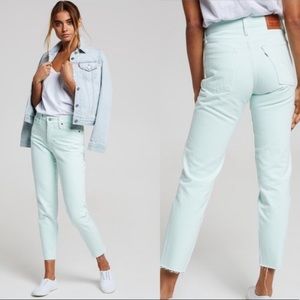 •Levi’s• Mint Green Straight Wedgie Fit Jeans